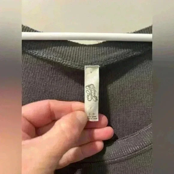 Free People gray ribbed long sleeve scoop neck a line swing tee size small - Picture 5 of 9